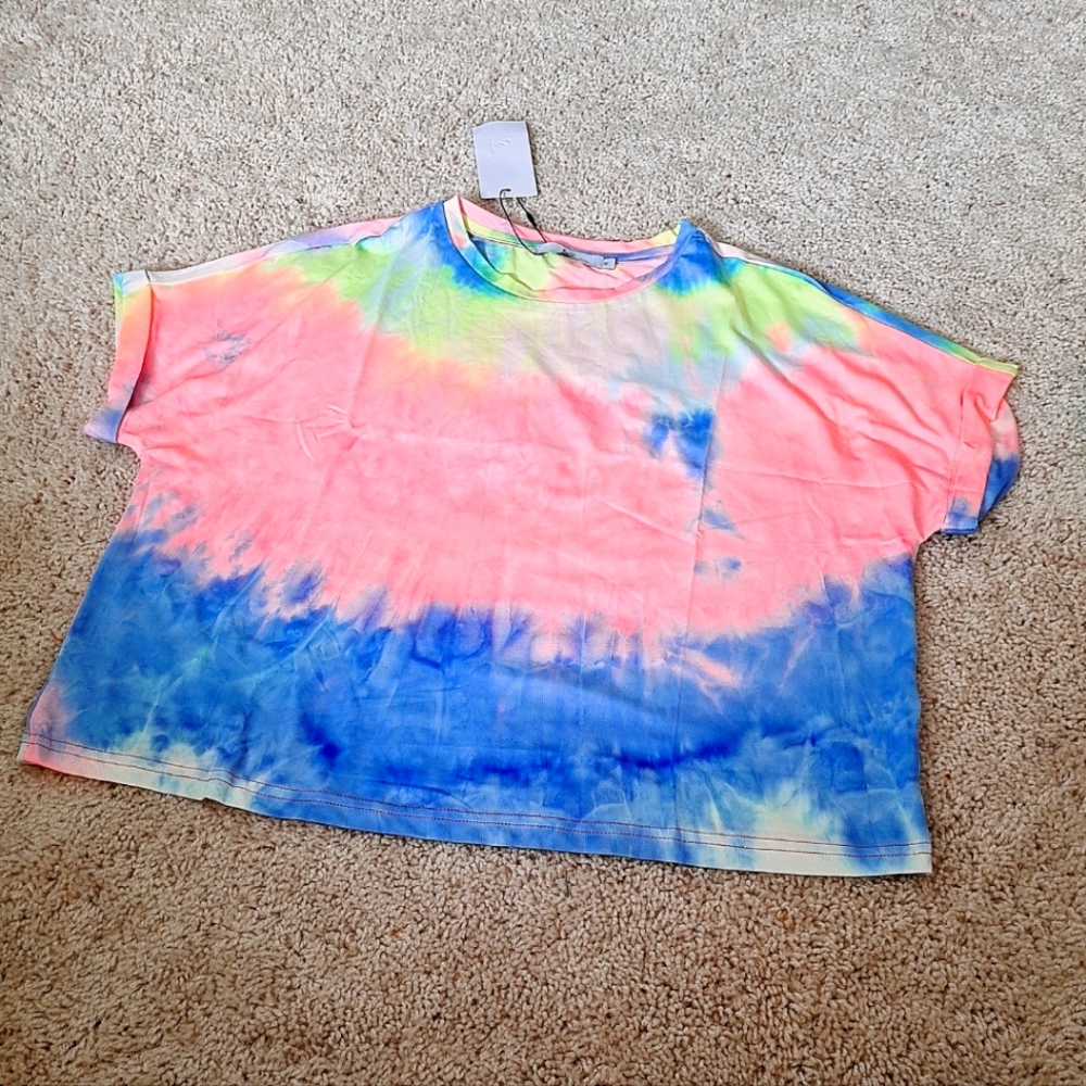 Jori Women Coloful Short Crop Sleeve T Shirt.